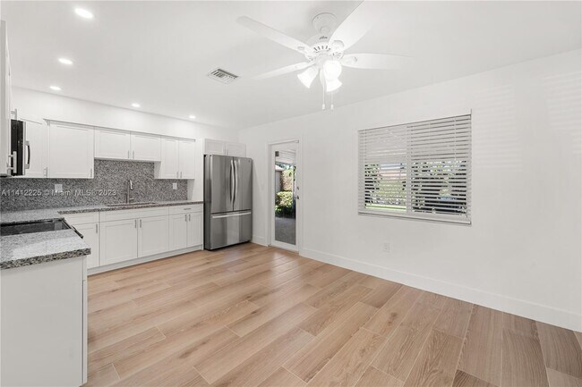 Foto del edificio - 35 NW 49th Ave
