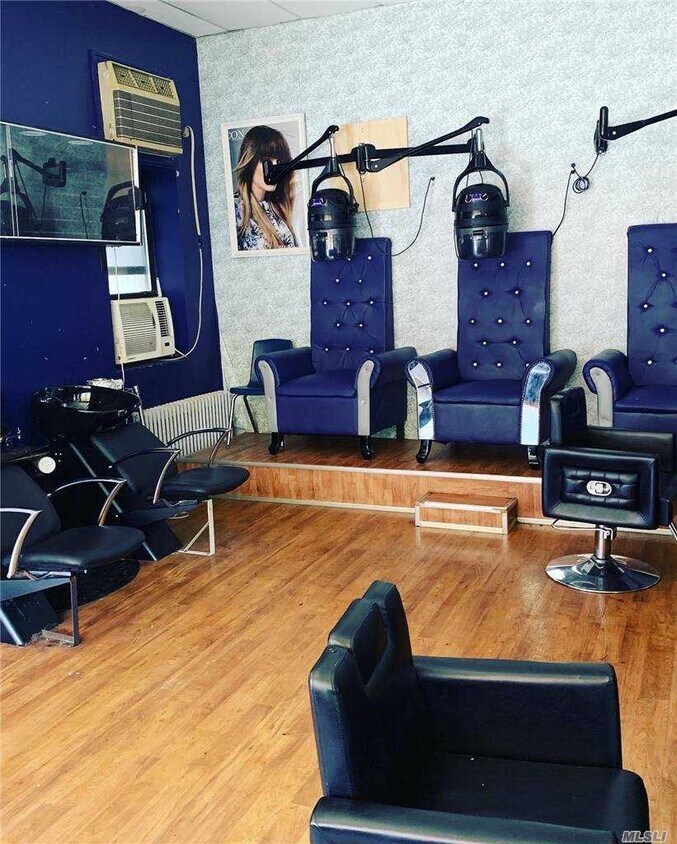 Foto del edificio - 1702 Gates Ave