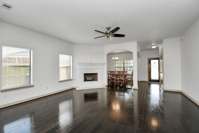 Foto del edificio - 11010 Riggs Mill Ln