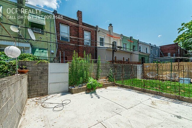 Building Photo - Point Breeze Townhome