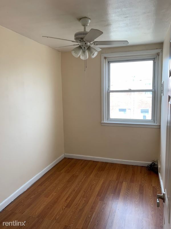 Building Photo - 3 br, 1.5 bath House - 6605 Eastwood St