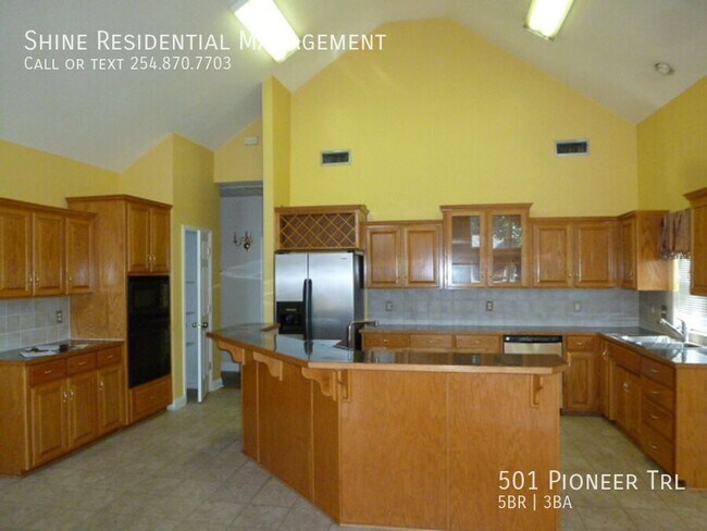 Foto del edificio - 501 Pioneer Trail