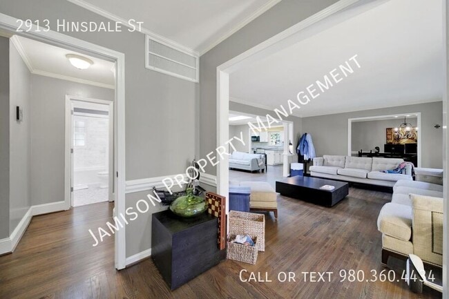 Foto del edificio - 2913 Hinsdale St