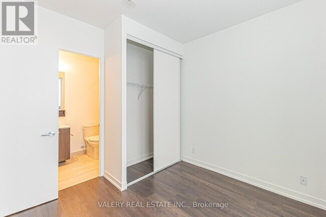 Photo du bâtiment - 5 Buttermill Ave.