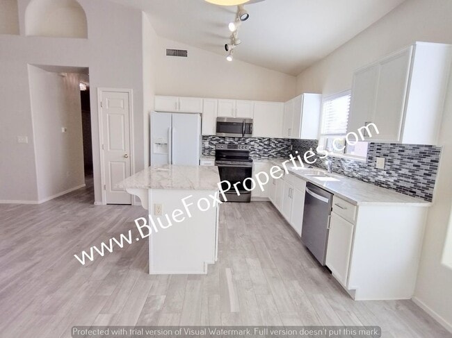 Building Photo - 5781 W Cortaro Crossing Dr