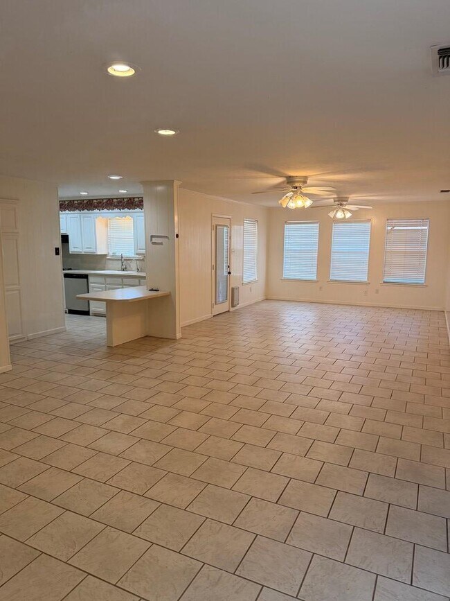 Foto del edificio - 1617 E 49th St