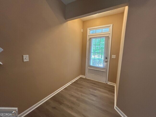 Foto del edificio - 5730 Sterling Ct