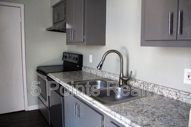 Photo - 308 Prince Ave