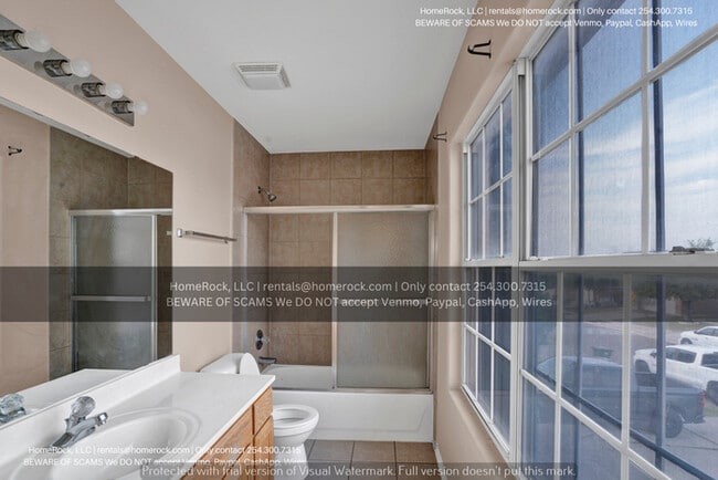 Foto del edificio - 3 Bedroom 2.5 Bath Available