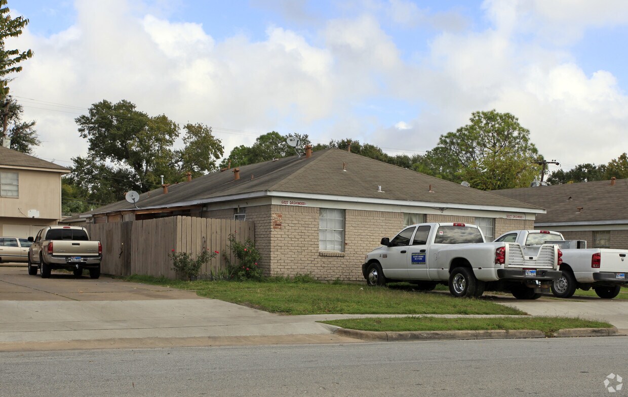 Foto del edificio - 6010-6022 Dashwood Dr