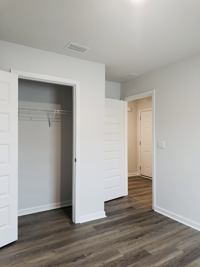 Foto del edificio - 6359 June Bug Dr