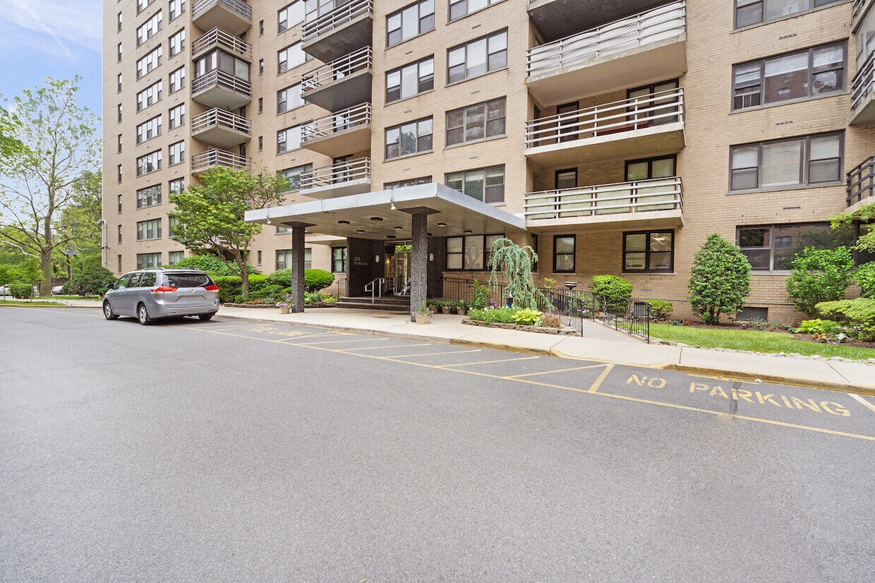 Foto principal - 201 Saint Pauls Ave