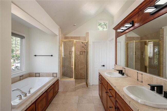 Building Photo - 1477 Sequoia Dr