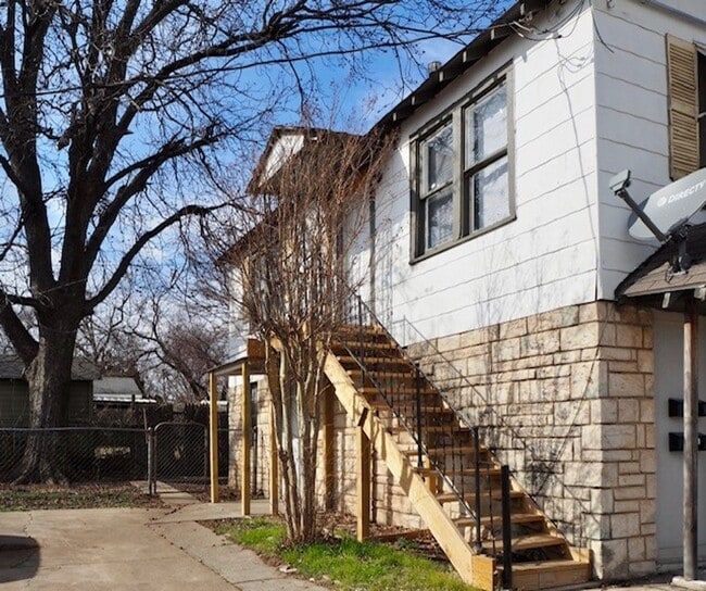Building Photo - 2 br, 1 bath House - 1233 N Goff Ave.