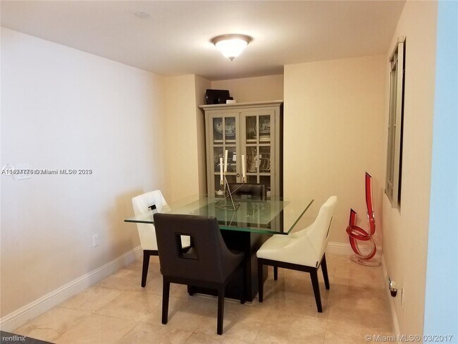 Building Photo - 2 br, 2 bath Condo - 350 S Miami Ave Apt 3705
