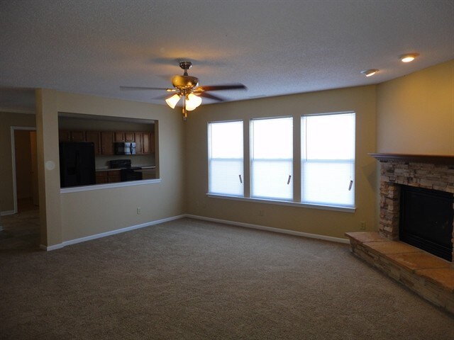 Foto del edificio - 2324 Shadowbrook Dr