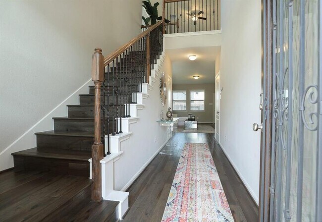 Building Photo - 12105 Funicular Wy