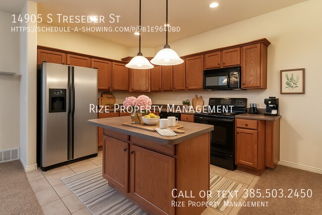 Building Photo - 14905 Treseder St