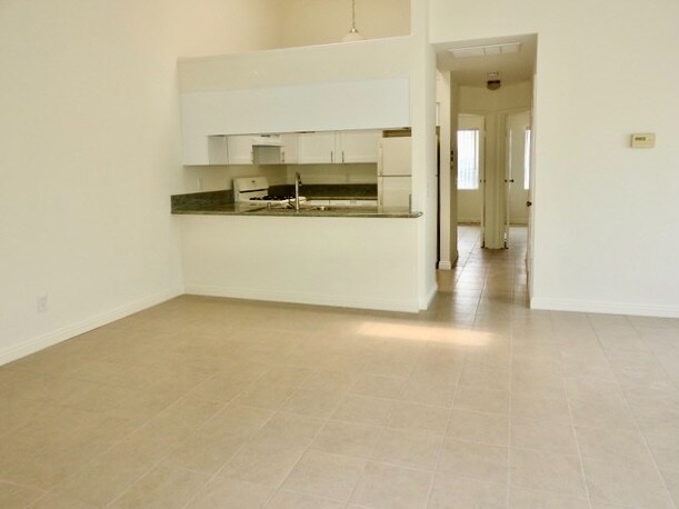 Foto del edificio - 5047 Muir Ave