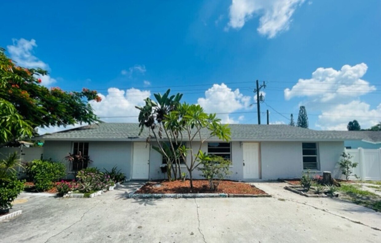 Primary Photo - 5703 9th Street Circle East