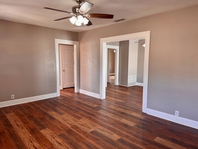 Building Photo - 1710 Monroe St