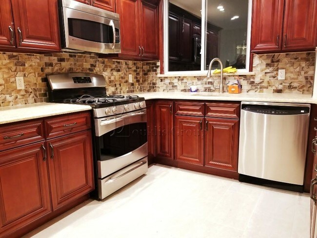 Foto del edificio - 4531 Francis Lewis Blvd