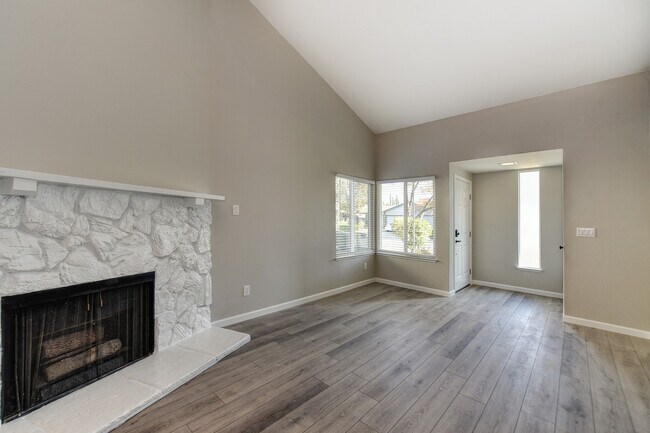 Foto del edificio - 6933 Trovita Way