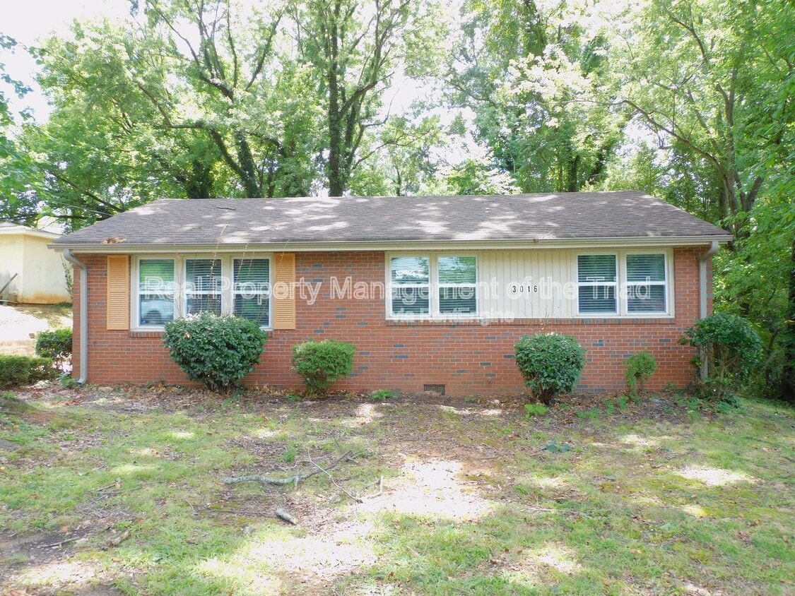 Primary Photo - 3016 Myra St