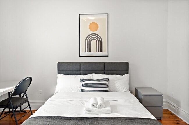 Building Photo - 3225 Rue Saint-Antoine