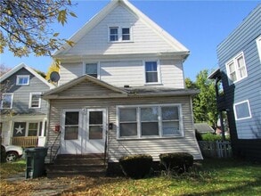 Building Photo - 811 Portland Ave
