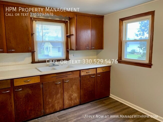 Building Photo - Nice Two Bedroom Ranch!
