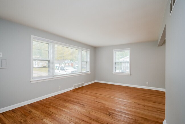 Building Photo - Fantastic 2bd/1ba home! Let yourself in!