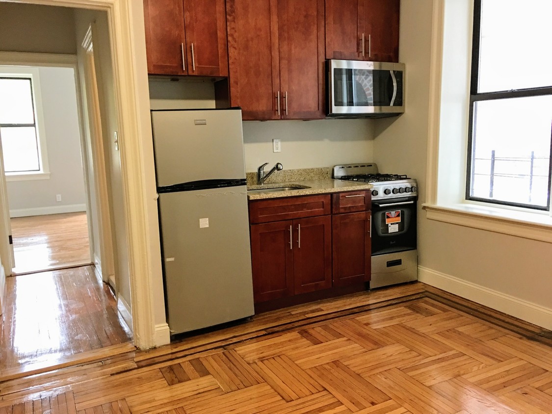 Primary Photo - 320 Ocean Pkwy