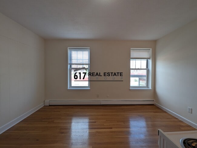 Building Photo - 164 N Beacon St