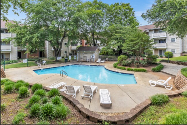 Building Photo - 2 bedroom 2 bathroom condo near Furman