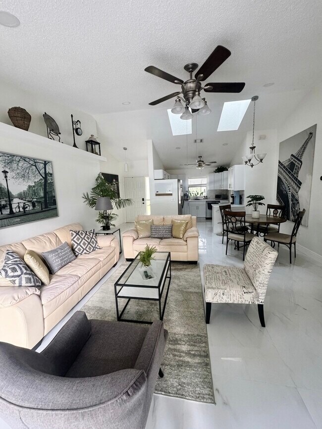 Foto del edificio - 949 Cinnamon Ct