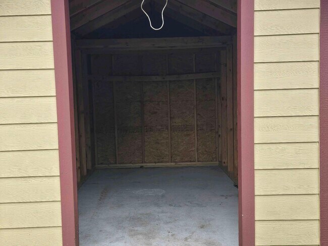 Building Photo - 709 N Collins Fwy