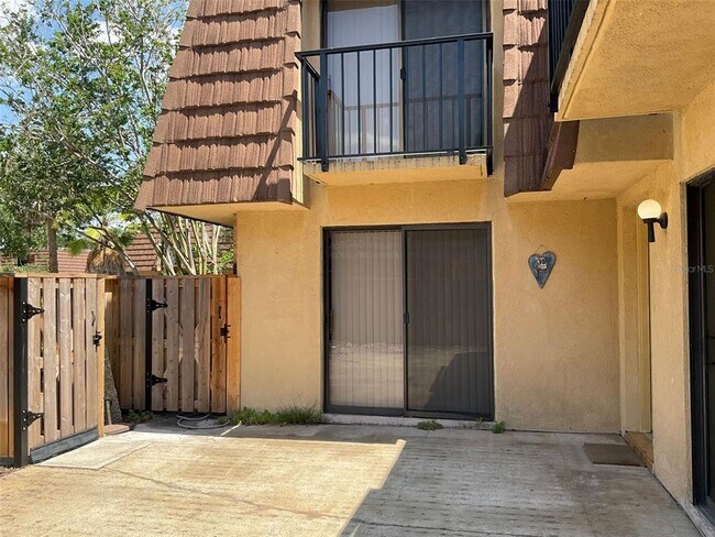 Foto del edificio - 5282 Coral Ct