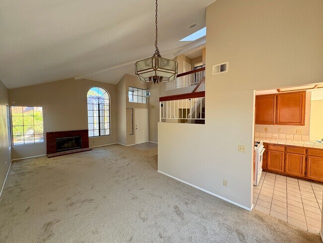 Foto del edificio - 4BR Large Oceanside Home Near Guajome Lake