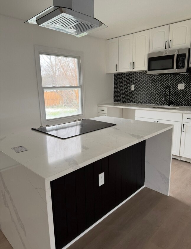 Photo - 102 Sequoia Ct (Sterling, VA)