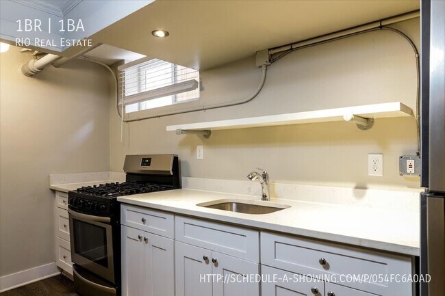 Building Photo - Garden Level 1 Bedroom With a All In One W...