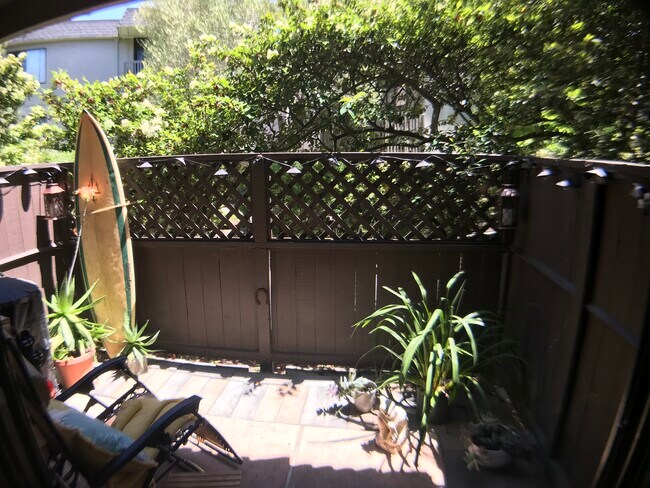Foto del edificio - 6117 Shelter Creek Ln