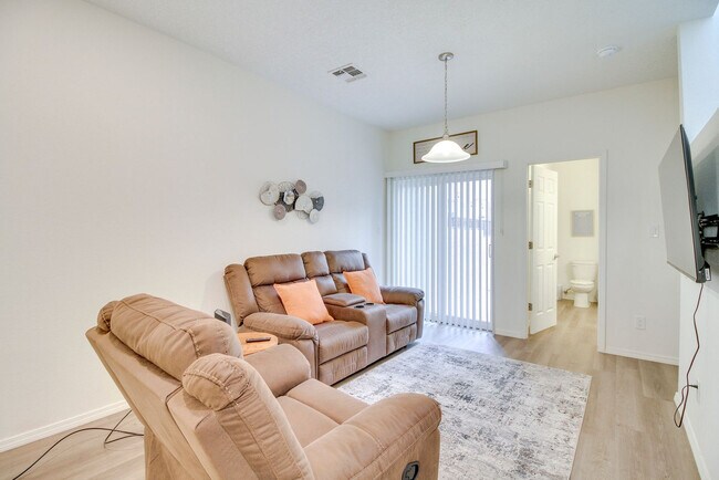 Foto del edificio - 271 San Clemente Ave NW