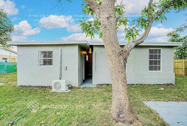 Building Photo - 1331 SW 21st Ave