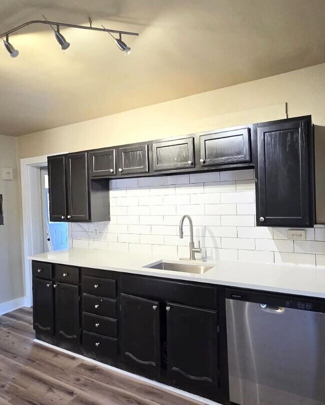 Foto del edificio - 2415 W Vermijo Ave