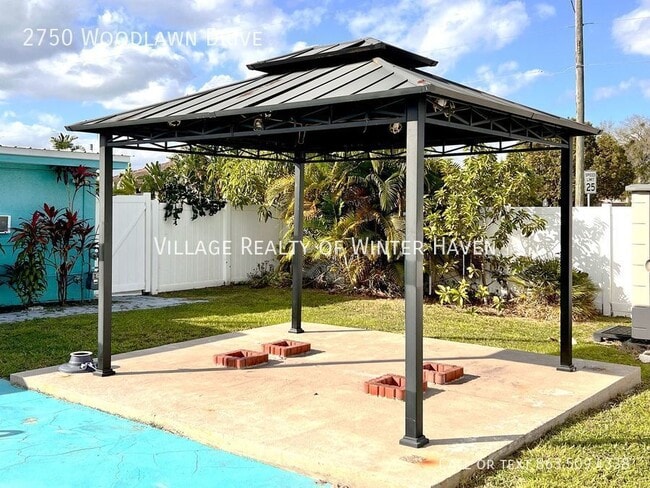 Building Photo - Winter Haven Pool Home With Fenced Yard