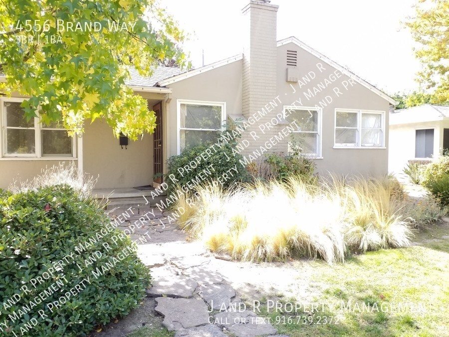 Foto principal - 3 bedroom in East Sac