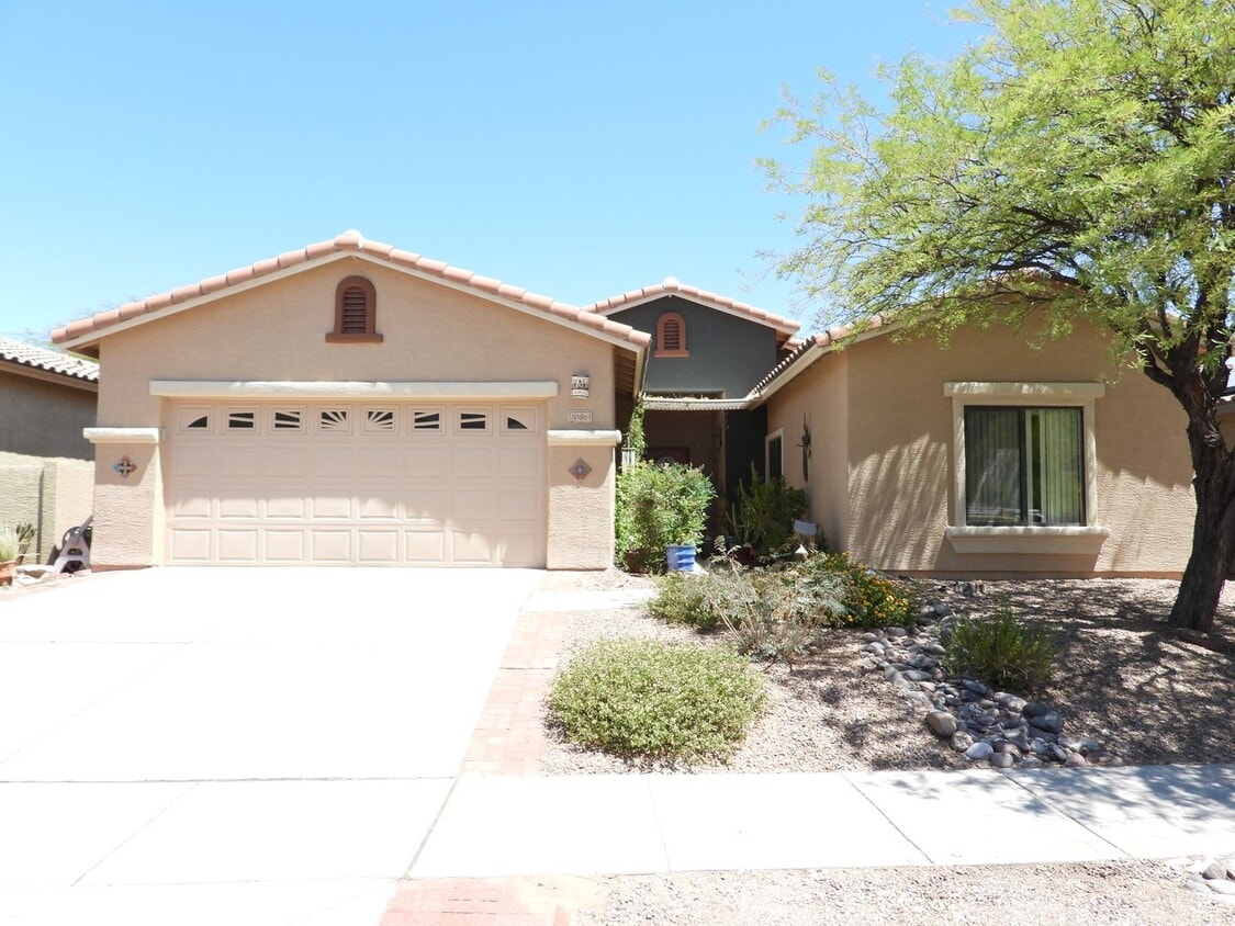 Primary Photo - 4 Bedroom 2 Bath