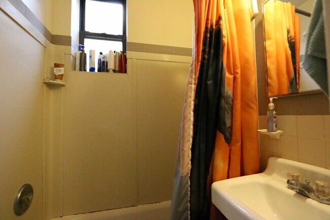 Foto del edificio - 129 E 90th St