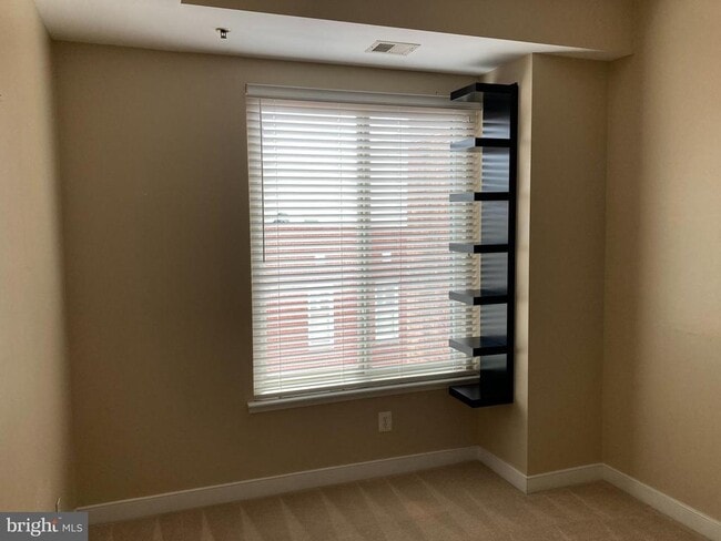 Foto del edificio - 7500 Woodmont Ave